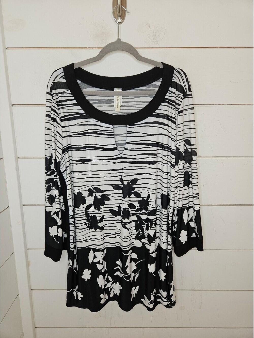 NWT PerSeption 3X black & white stripes with flowers stretchy tunic top